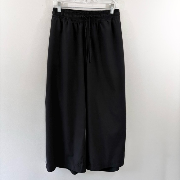 Old Navy black white leg stretch tech pants - Picture 1 of 3